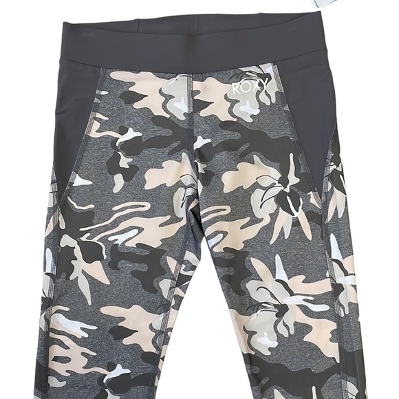 Roxy NWT Crop Leggings Take Me To The Beach Capri Grey Pink Size Large L - Picture 2 of 12